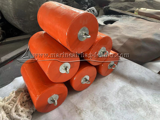 30-120Kg/m3 Fender de espuma flutuante com rede de cadeia galvanizada a quente / aço inoxidável